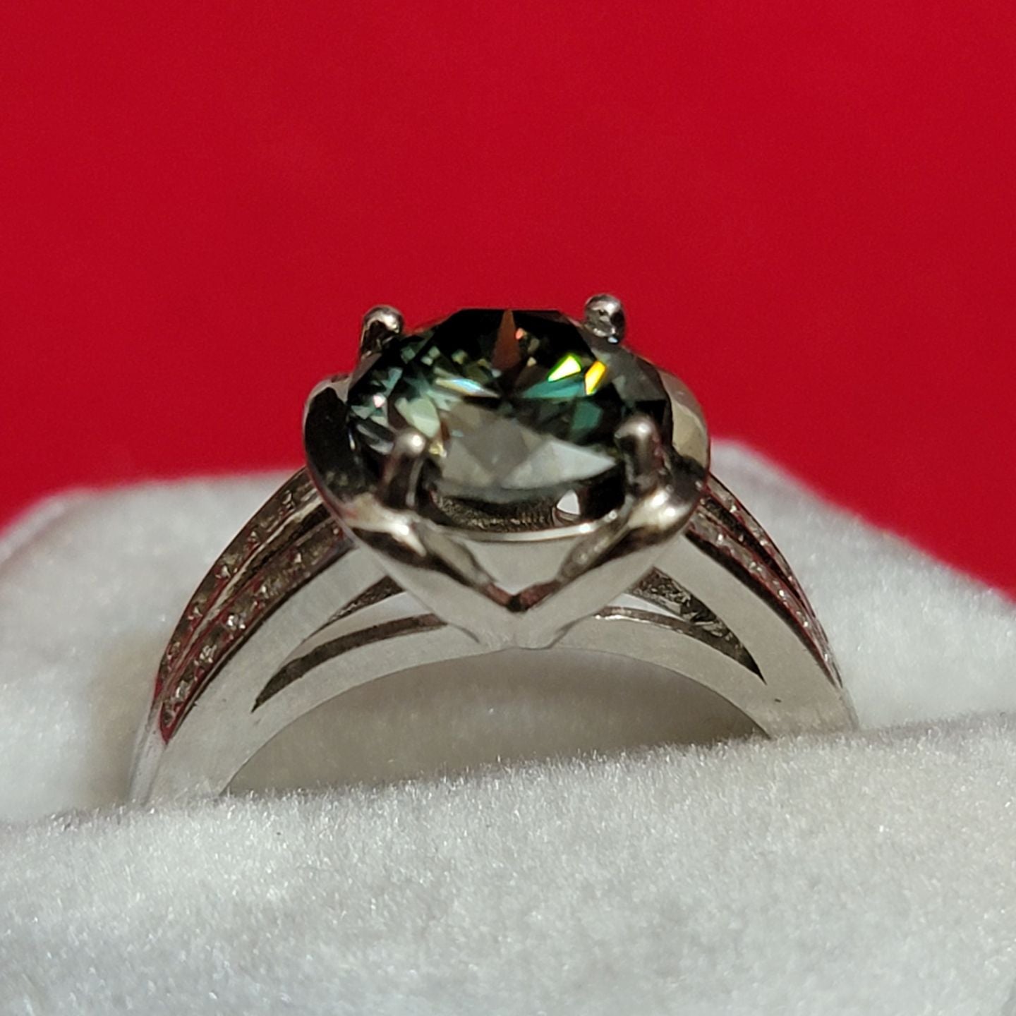 Radiant Green Splendor: Rhodium Plated Sterling Silver Ring with Moissanite Center - Size 6.5